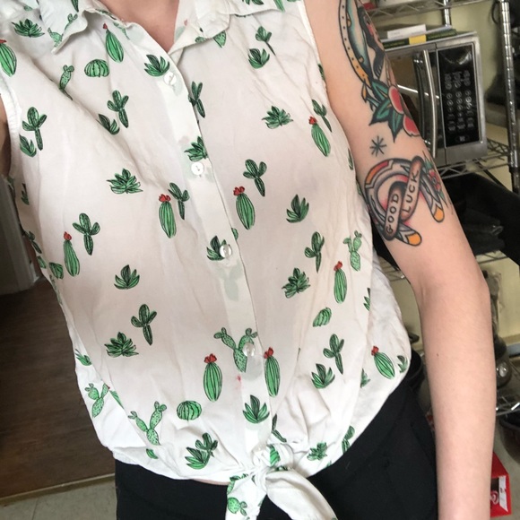 Cactus blouse 🌵 - Picture 2 of 4